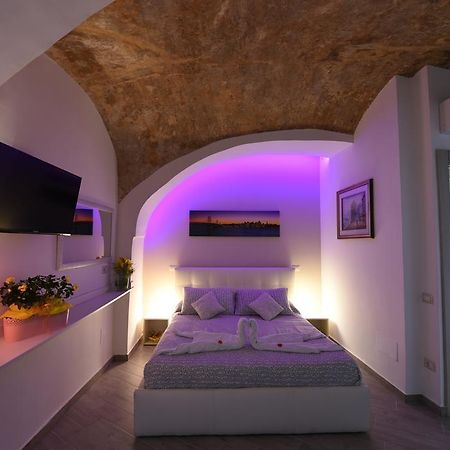 Petros Room Camere Салерно Екстер'єр фото