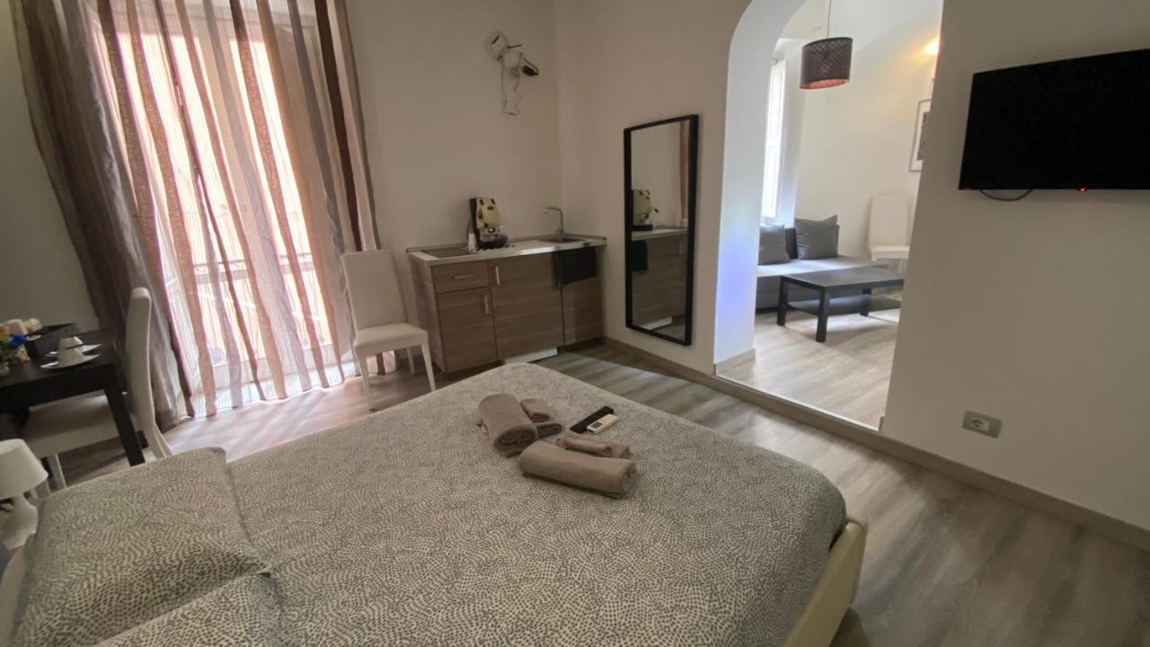 Petros Room Camere Салерно Екстер'єр фото