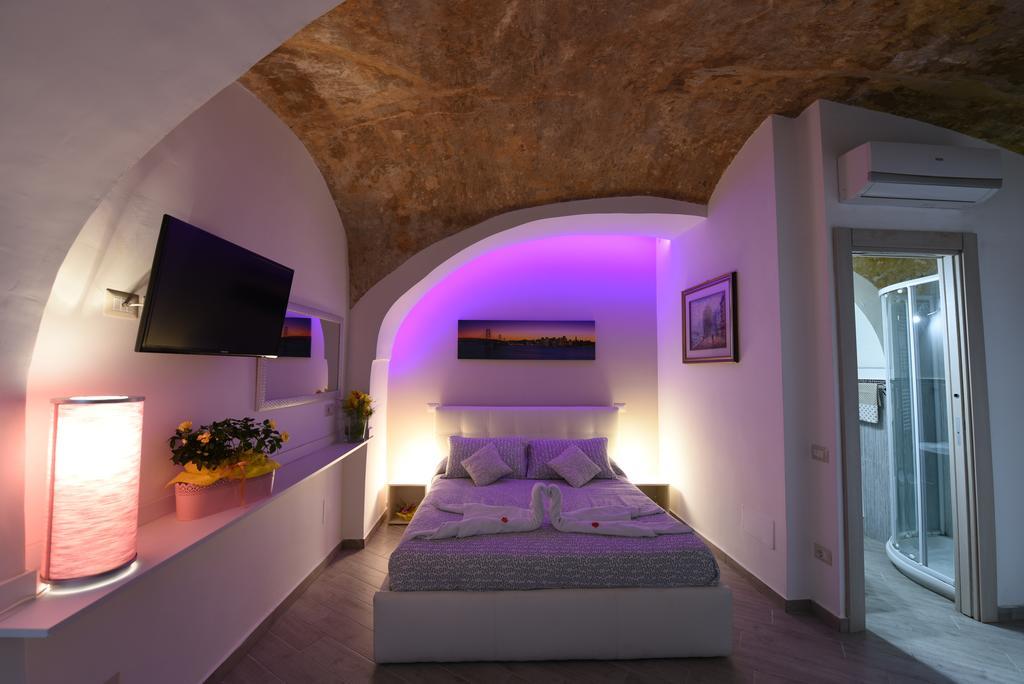 Petros Room Camere Салерно Екстер'єр фото