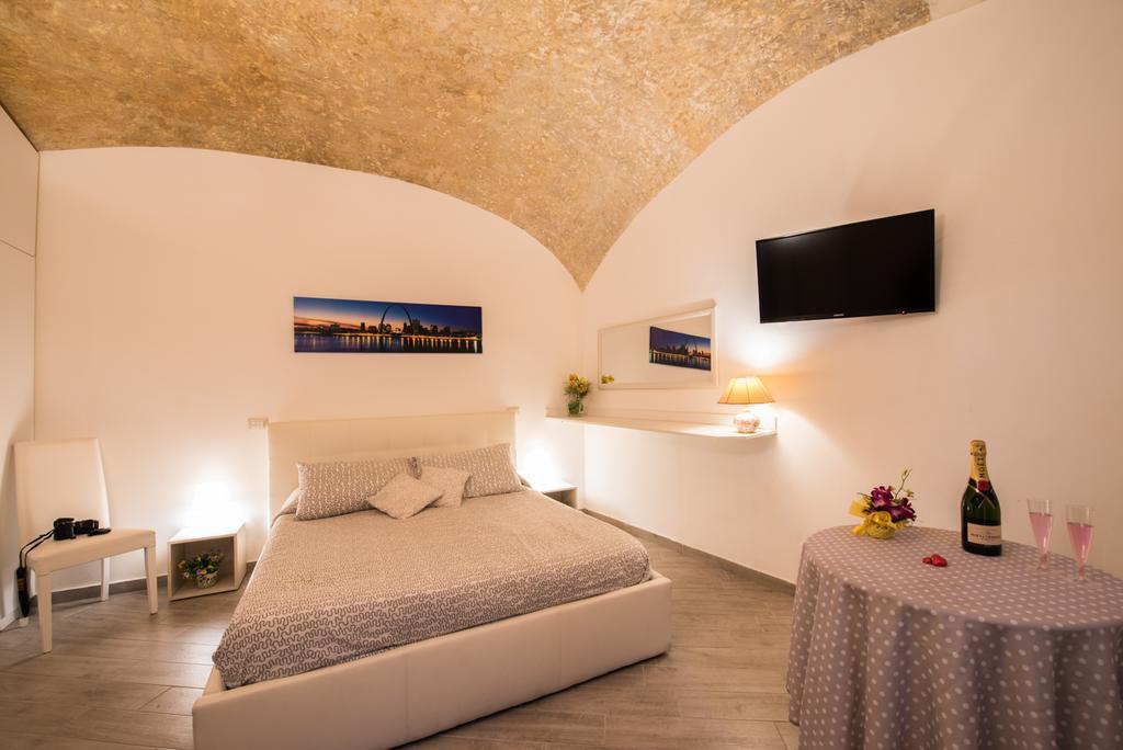 Petros Room Camere Салерно Екстер'єр фото