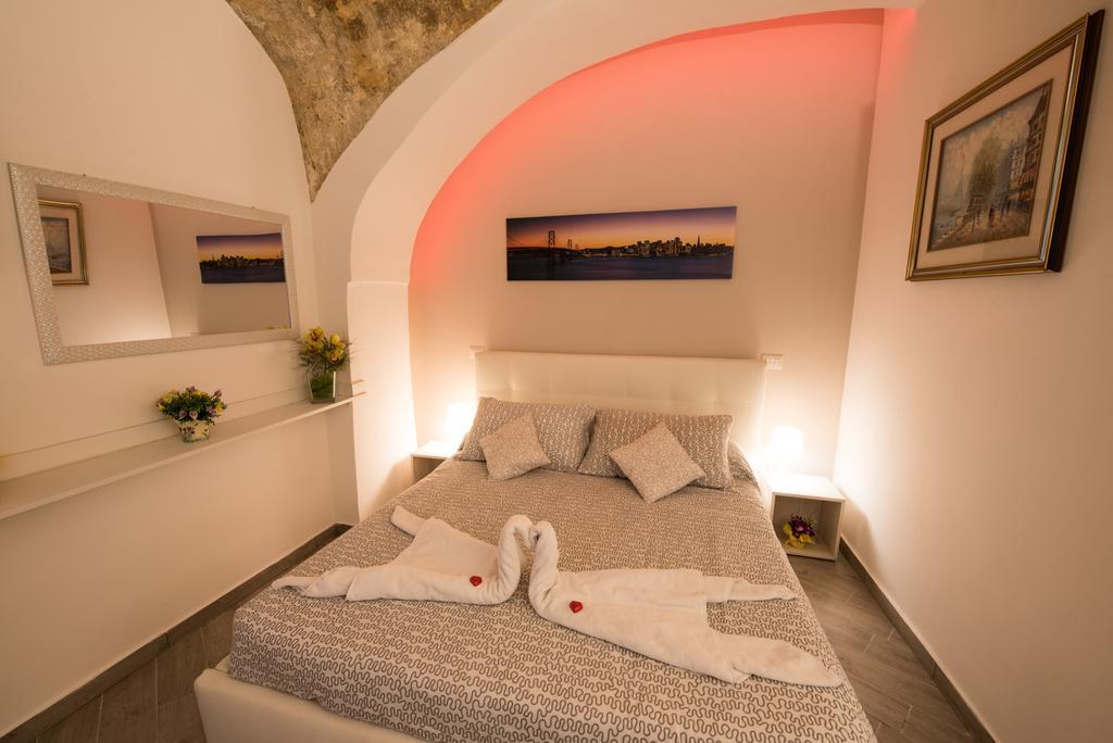 Petros Room Camere Салерно Екстер'єр фото