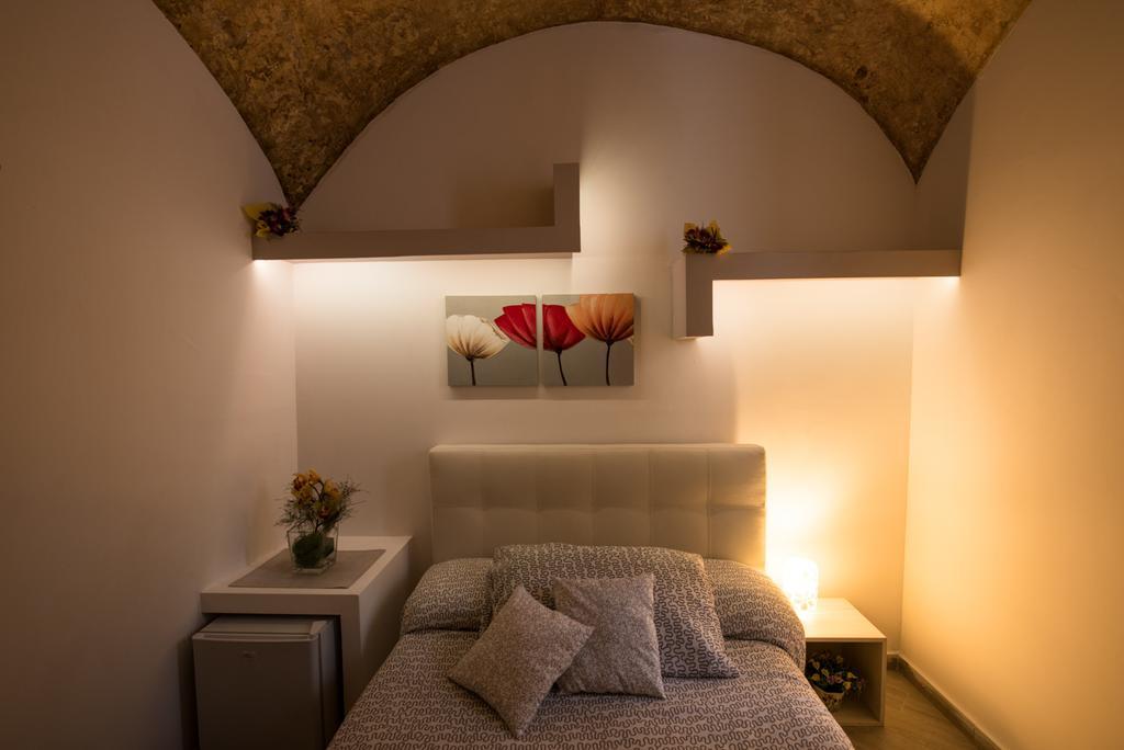 Petros Room Camere Салерно Екстер'єр фото