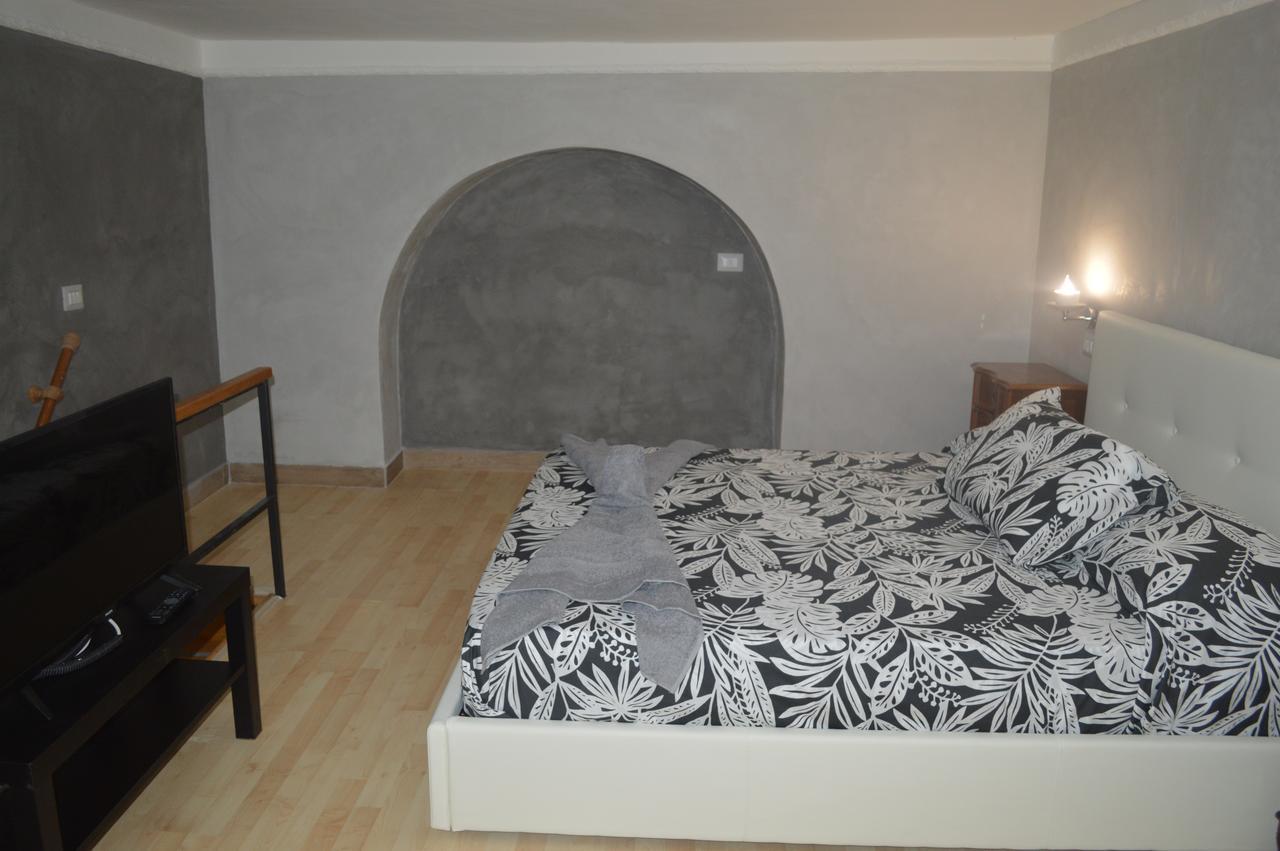 Petros Room Camere Салерно Екстер'єр фото
